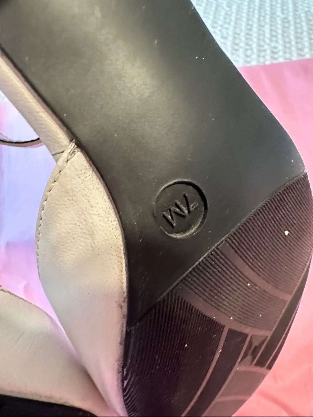 Array White Cross-Strap Round-Toe Heels - Picture 6 of 6